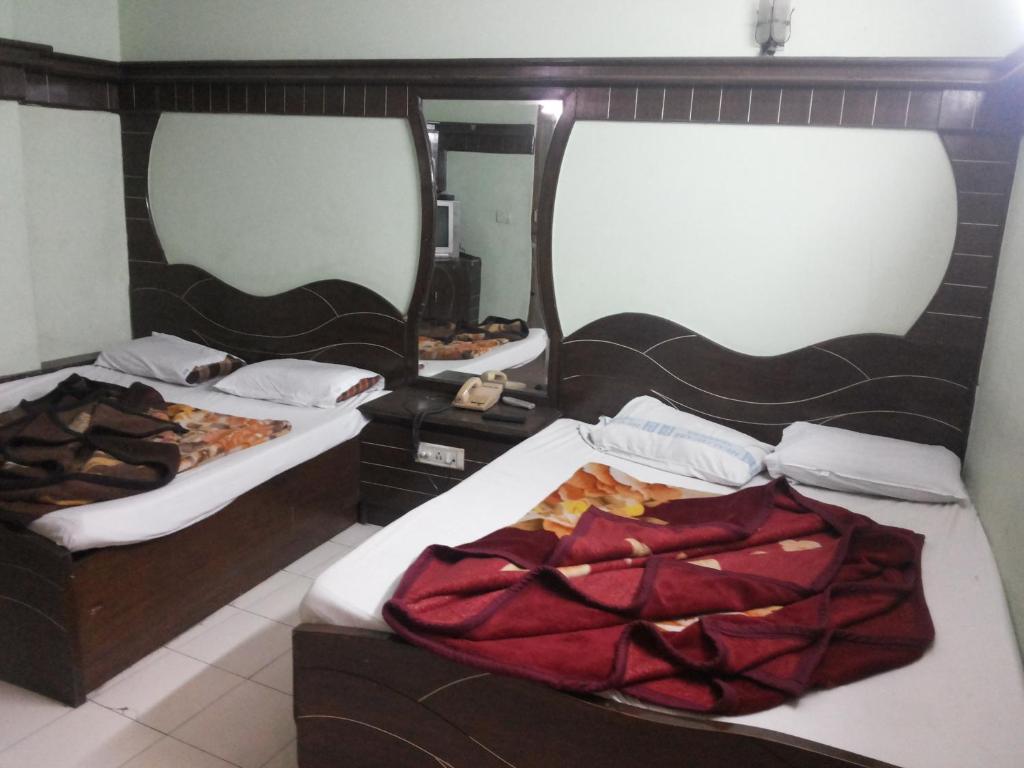 Hotel Neha Inn New Delhi Room photo