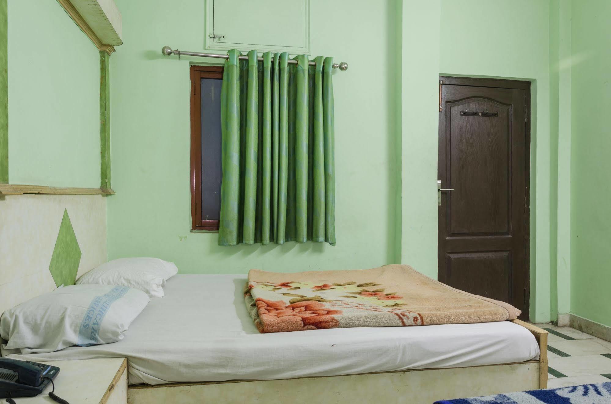 Hotel Neha Inn New Delhi Exterior photo